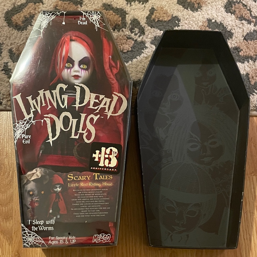 Ing Living Dead Dolls Red and Black Coffin Box